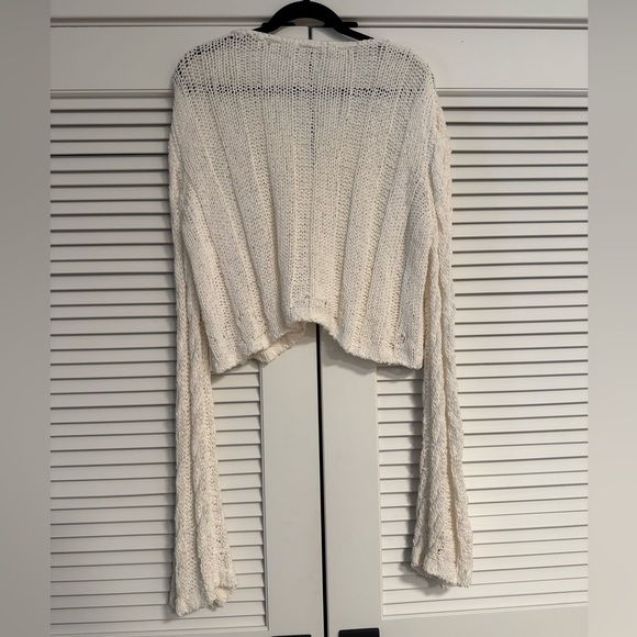 Free People Cropped Cardigan. XL. White. Beautiful Sweater - Excellent Condition - Picture 4 of 4